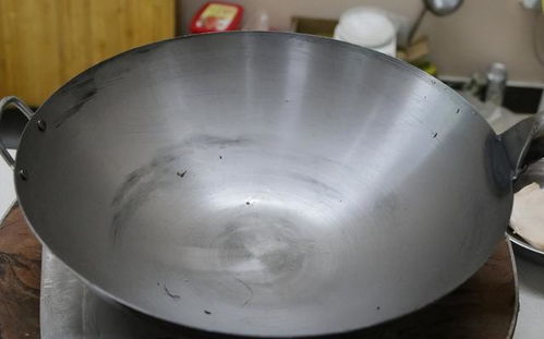 鐵鍋分生鐵和熟鐵，區(qū)別挺大弄懂再買，學(xué)會(huì)開鍋更好用——生鐵篇